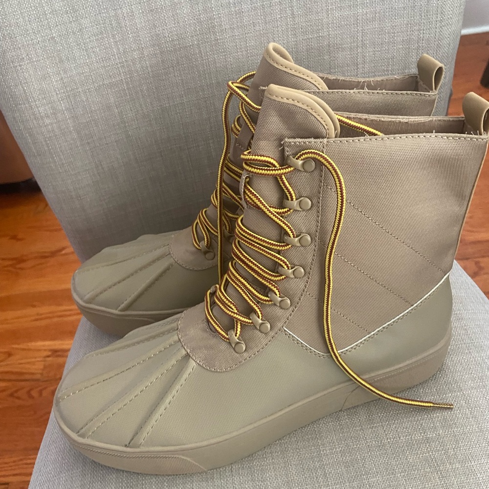 Urban Outfitters Tan Duck Boot